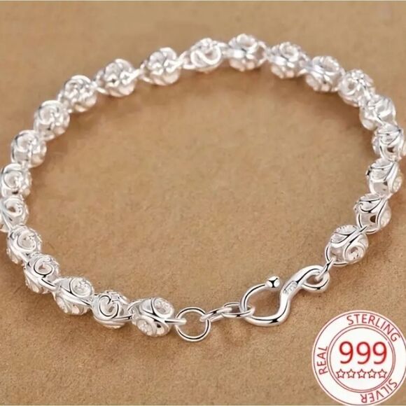 Exquisite Vintage sterling silver charm bracelet - Picture 7 of 8